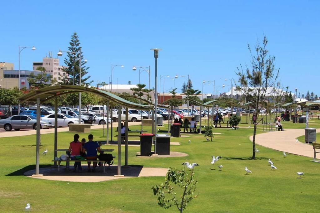 The Central Shed - 10B Geraldton Exterior foto